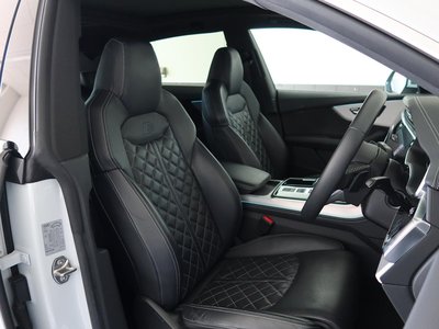 صورة 8 لـ 2023 AUDI Q8