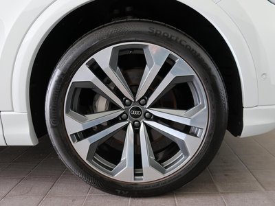 صورة 7 لـ 2023 AUDI Q8