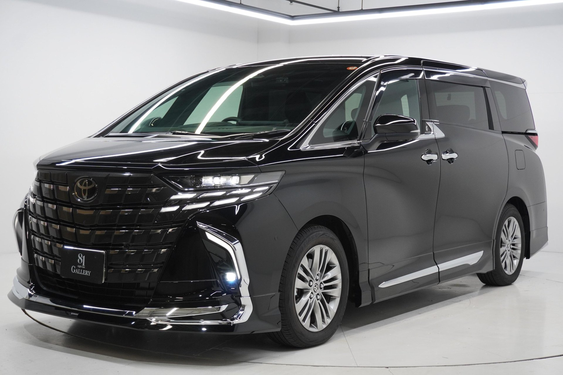 TOYOTA ALPHARD - View 1