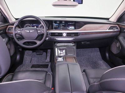 2021 Genesis G90 thumbnail 15