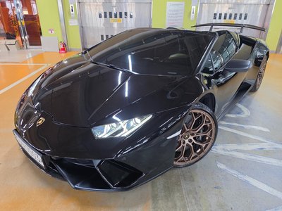 LAMBORGHINI HURACAN - 1