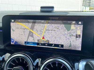 MERCEDES-BENZ GLB - 4