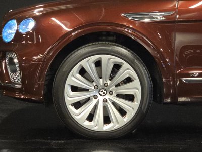 BENTLEY BENTAYGA - 6