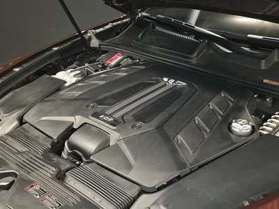 BENTLEY BENTAYGA - 7