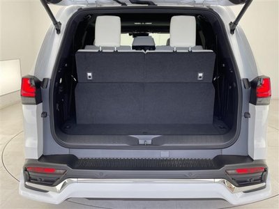 صورة مصغرة 31 لـ 2025 Lexus LX