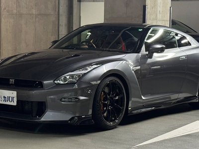 NISSAN GT-R - 1