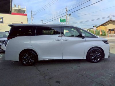 2025 Toyota VELLFIRE — фото 9