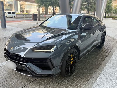LAMBORGHINI URUS - 1