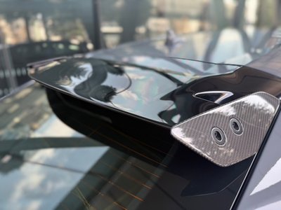 LAMBORGHINI URUS - 6