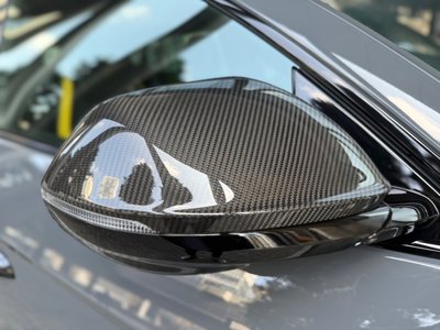 LAMBORGHINI URUS - 7