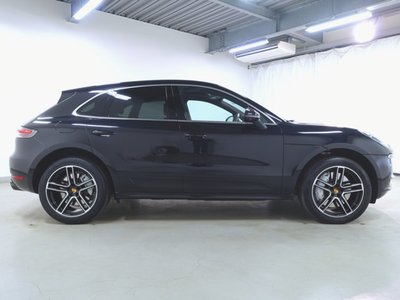PORSCHE MACAN - 8