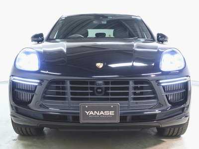 PORSCHE MACAN - 2