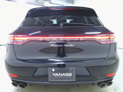 PORSCHE MACAN - 7