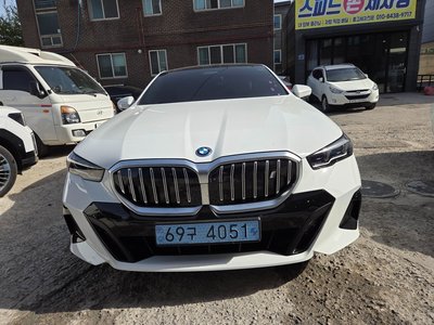 BMW I5 - 4
