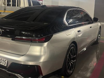 BMW 7 SERIES - 8