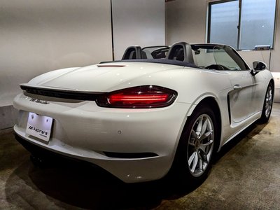 PORSCHE 718 BOXSTER - 10