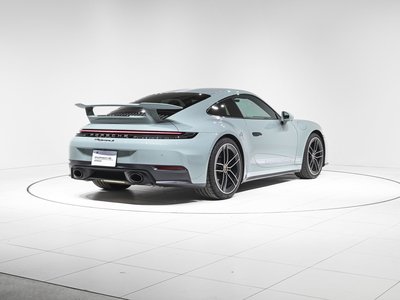 PORSCHE 911 - 6