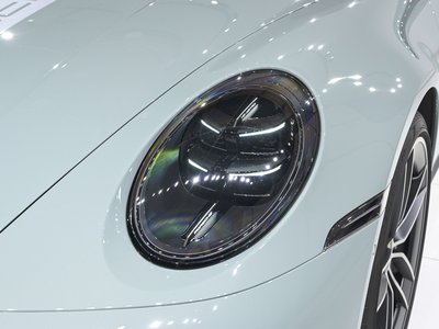 2025 Porsche 911 thumbnail 17