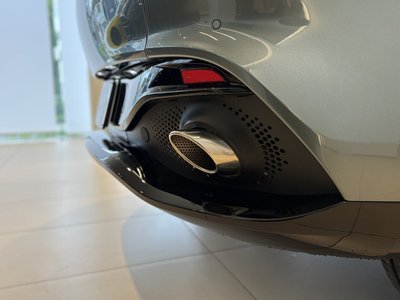 صورة 11 لـ 2021 Aston Martin DBX