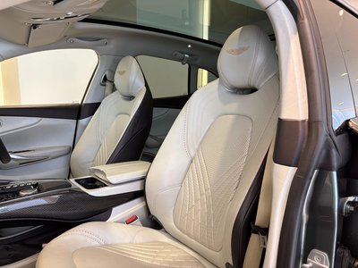 صورة 27 لـ 2021 Aston Martin DBX