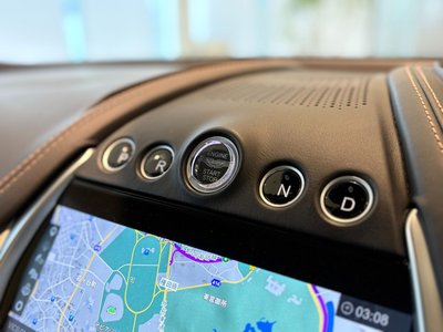 صورة 36 لـ 2021 Aston Martin DBX