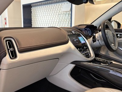 صورة 26 لـ 2021 Aston Martin DBX