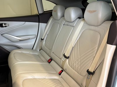 صورة 29 لـ 2021 Aston Martin DBX