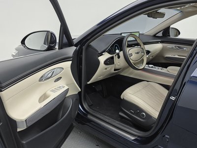 صورة 10 لـ 2021 Genesis GV70