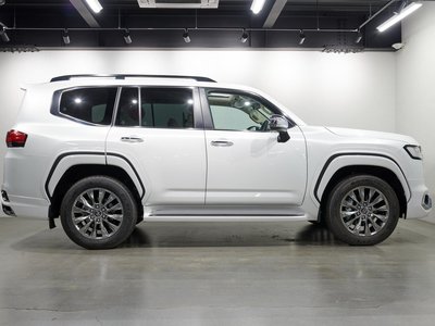 TOYOTA LAND CRUISER 300 - 4