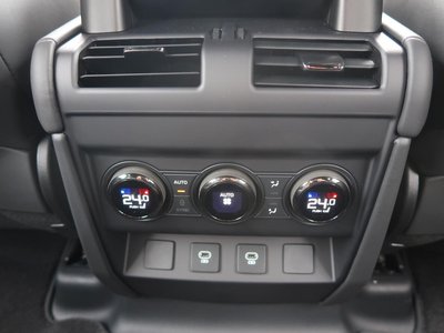 2025 LAND Rover DEFENDER 缩略图 52
