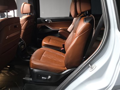 2023 BMW X7 thumbnail 16