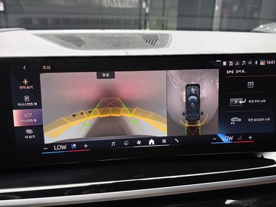 2023 BMW X7 thumbnail 21