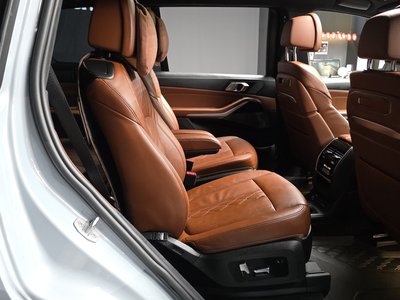 2023 BMW X7 thumbnail 18