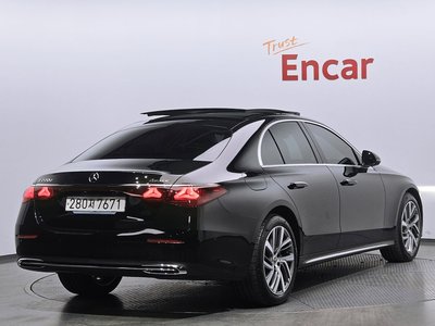 MERCEDES-BENZ E-CLASS - 3