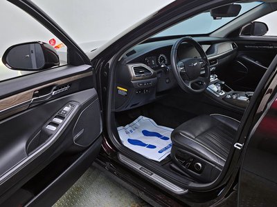 GENESIS G90 - 10
