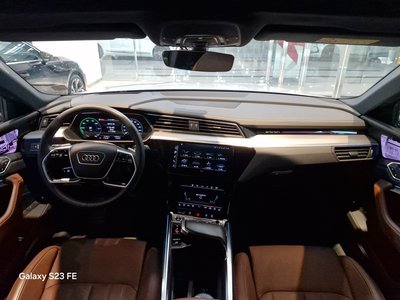 AUDI E-TRON - 5