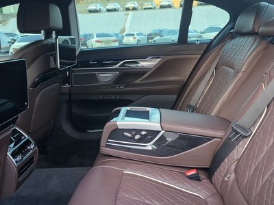 BMW 7 SERIES - 10