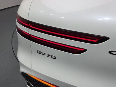 2023 Genesis GV70 — фото 10