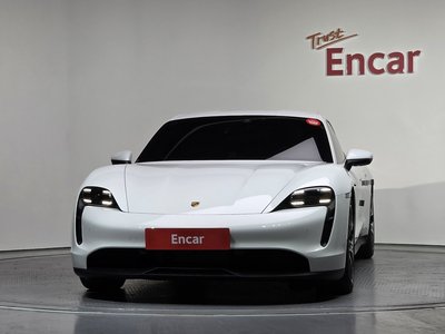 PORSCHE TAYCAN - 2