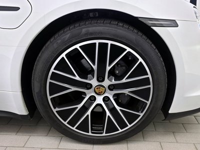 PORSCHE TAYCAN - 6