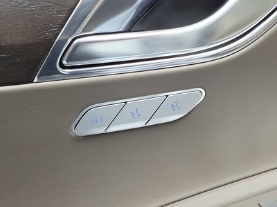 2023 Genesis GV80 thumbnail 38