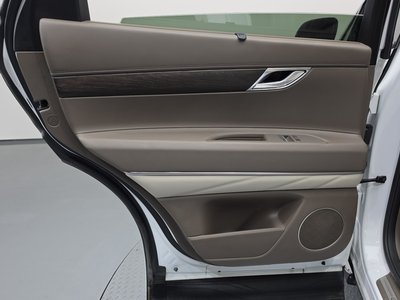 2023 Genesis GV80 thumbnail 15