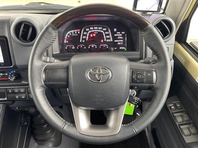 TOYOTA LAND CRUISER - 6