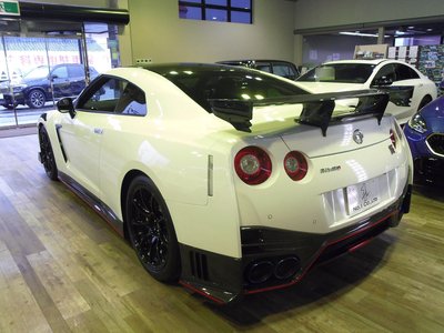 NISSAN GT-R - 5