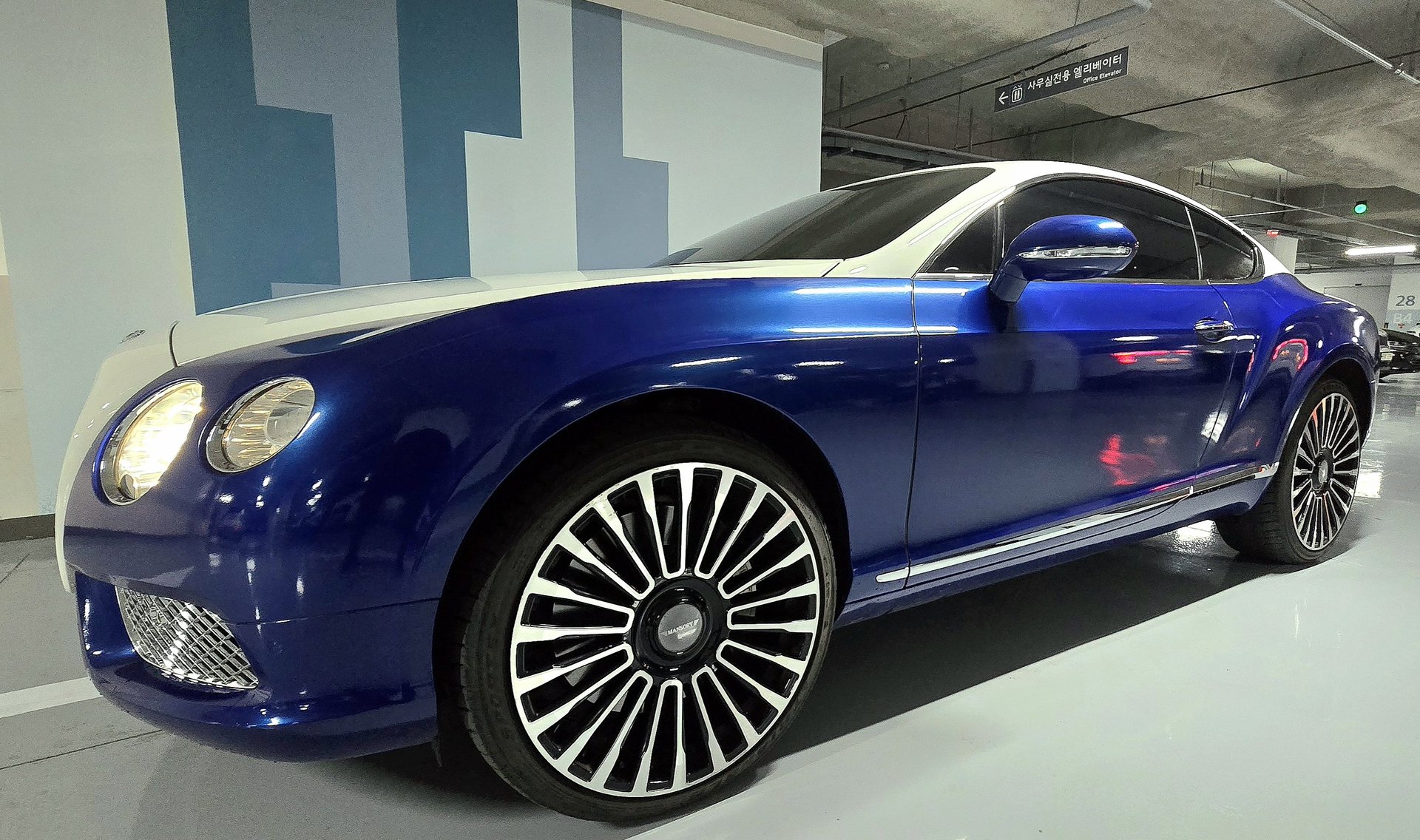BENTLEY CONTINENTAL - View 1