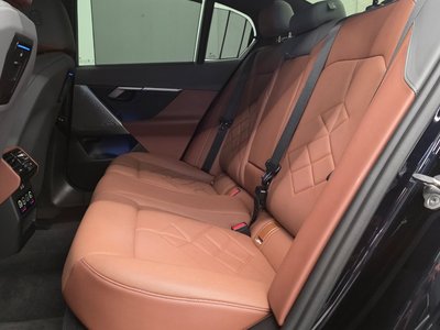 2024 BMW I5 — миниатюра 17
