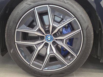 صورة 6 لـ 2024 BMW I5