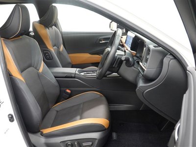 TOYOTA CROWN CROSSOVER - 7