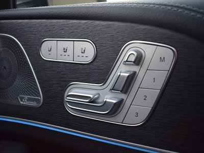 2026 Mercedes-BENZ GLS — миниатюра 33