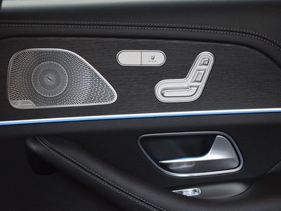 2026 Mercedes-BENZ GLS — миниатюра 31